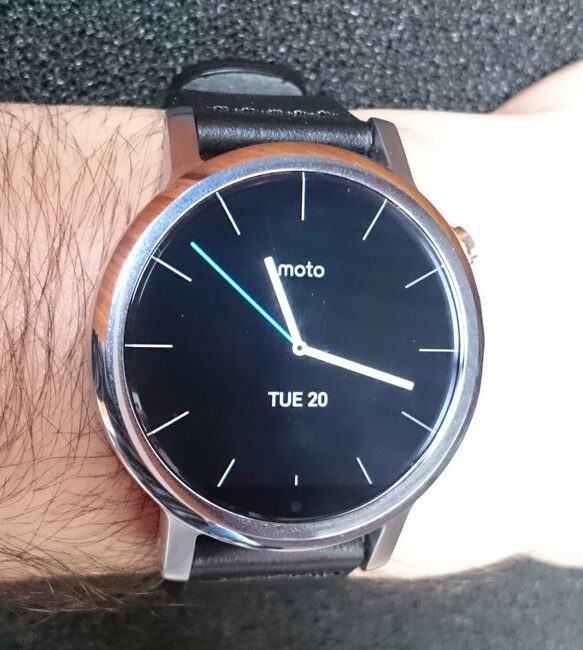 Moto 360 (2nd Gen, 42mm)